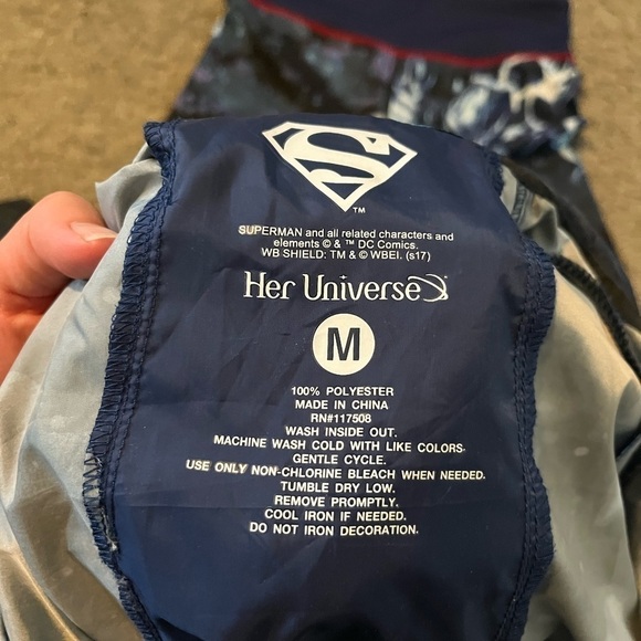 Disney her universe Superman track suit (jacket and leggings ) size medium - Picture 9 of 14